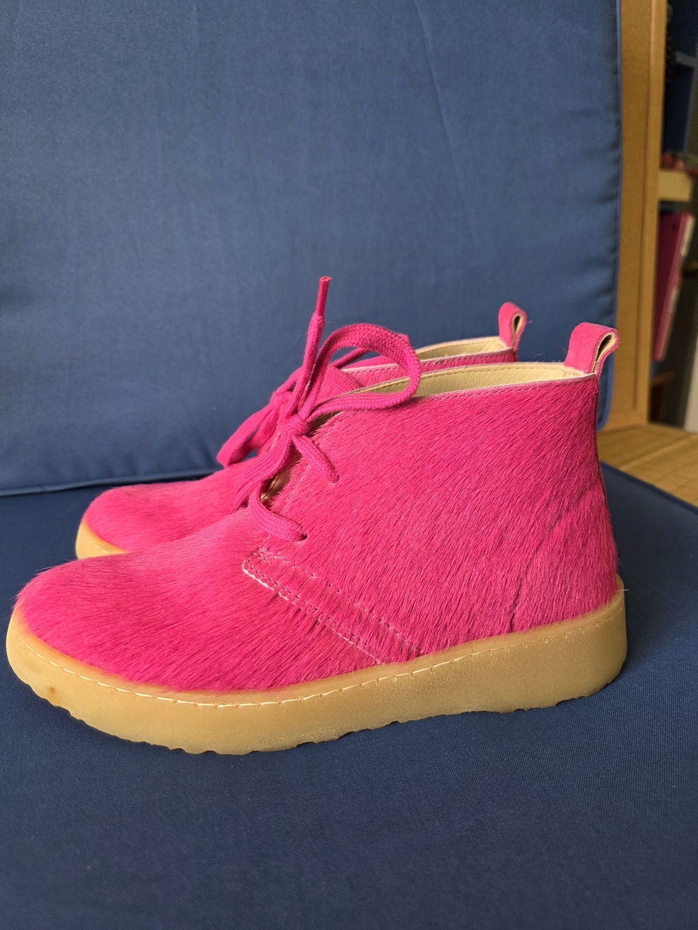 Clarks  Zara Pink Faux Fur Ankle Boots EU36 Sz 6 Chunky Pink Pony Hair Lace Ups